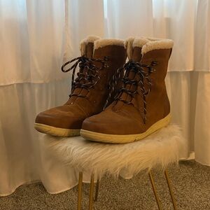 Magellan Outdoors Tan Shearling-Lined Women's Boots